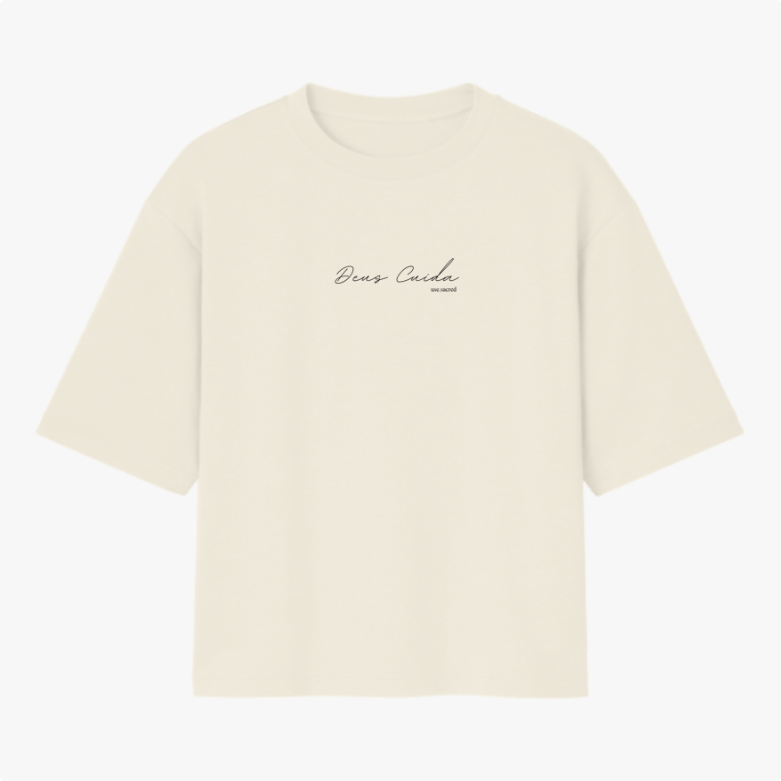 Camiseta Oversized Deus Cuida