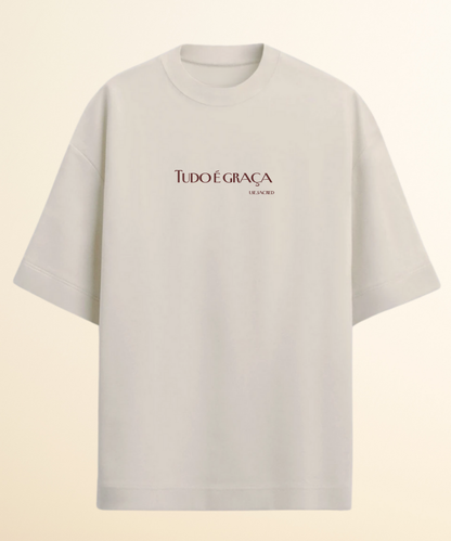 Camiseta Oversized Tudo é graça
