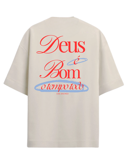 Camiseta Oversized Deus é bom