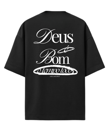 Camiseta Oversized Deus é bom